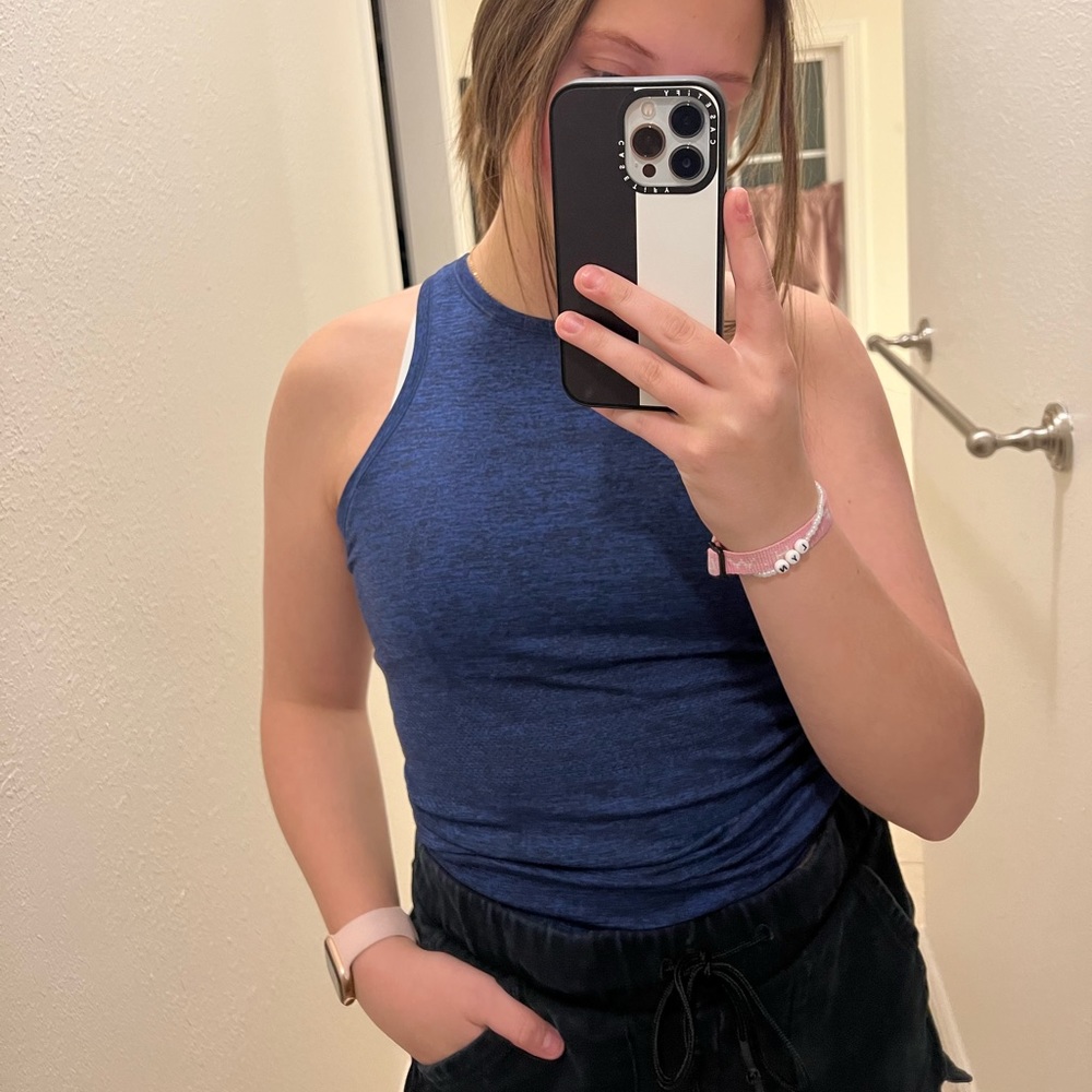 blue lulu tank top